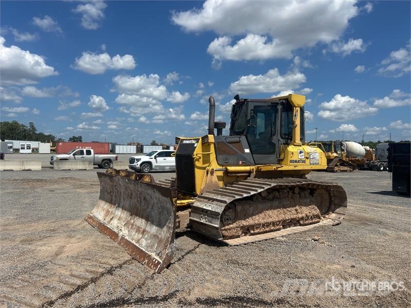 Komatsu D61PX-15E0 Buldooserid