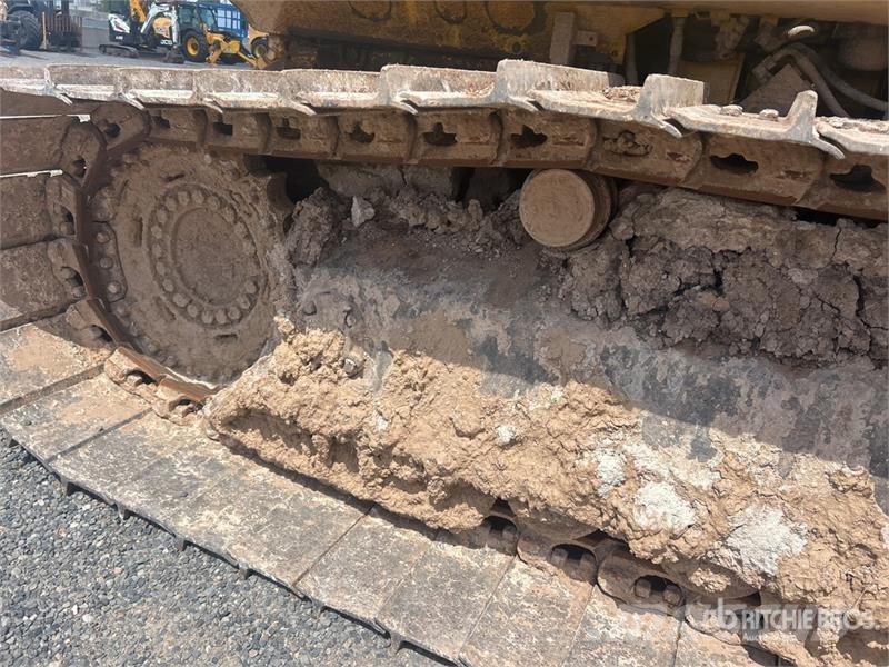 Komatsu D61PX-15E0 Buldooserid