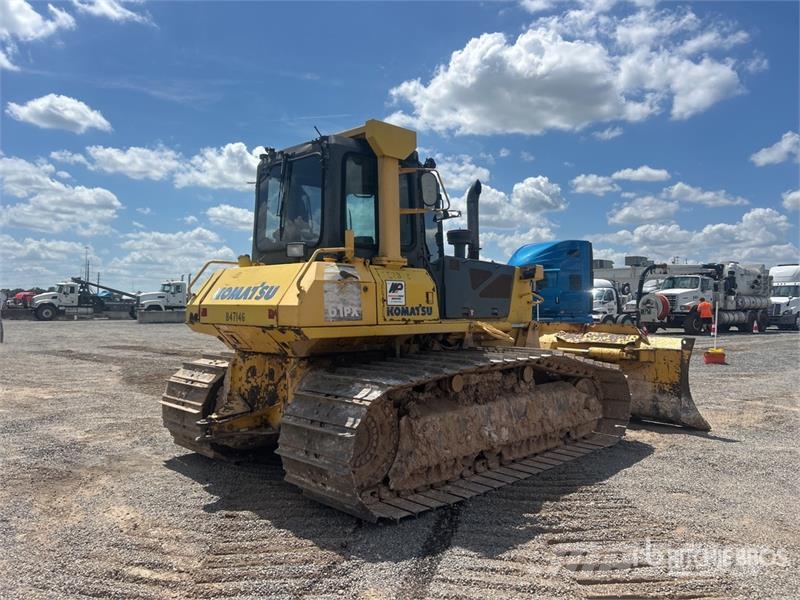 Komatsu D61PX-15E0 Buldooserid