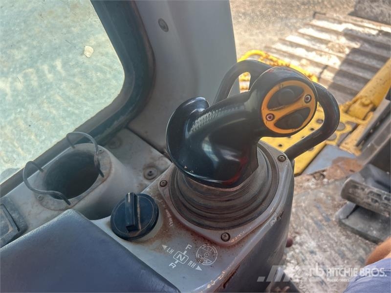 Komatsu D61PX-15E0 Buldooserid