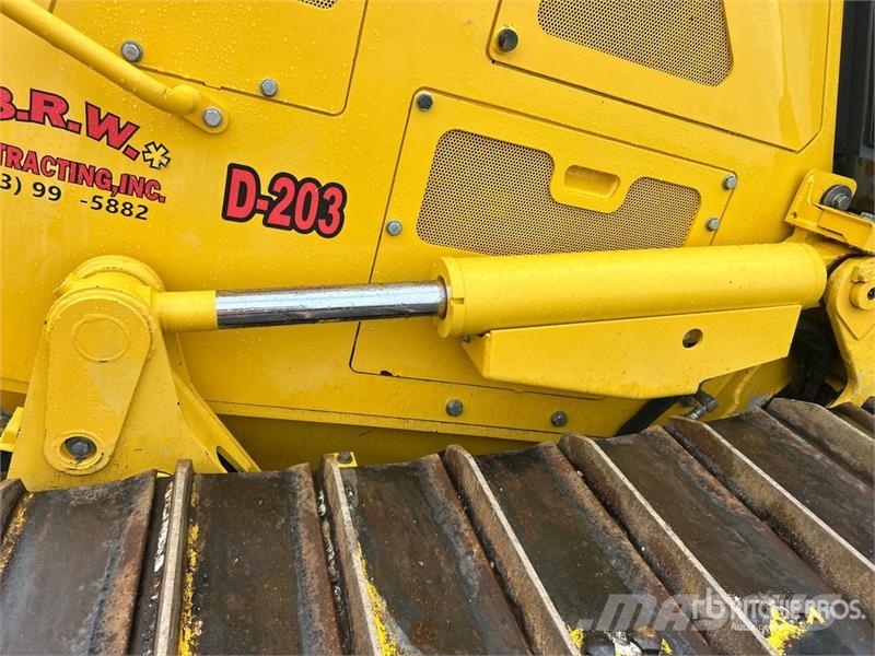 Komatsu D61PX-24 Crawler dozers