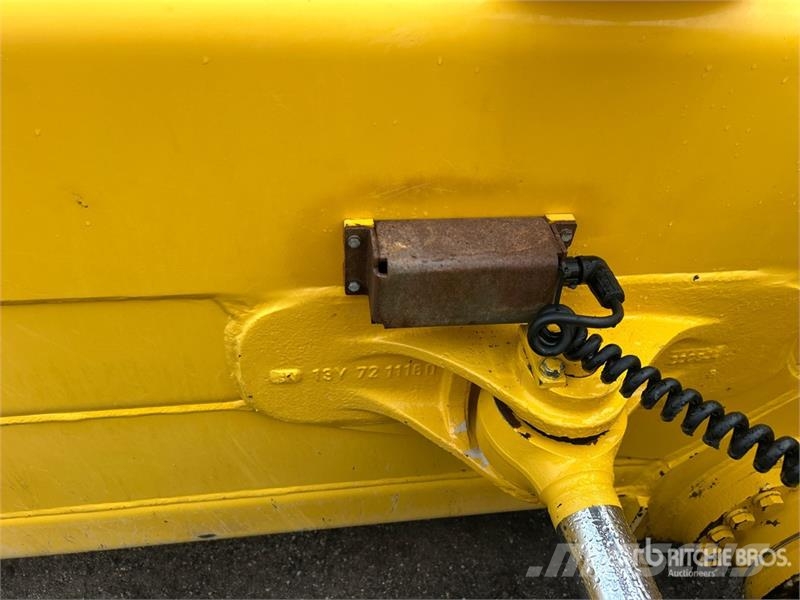 Komatsu D61PX-24 Crawler dozers