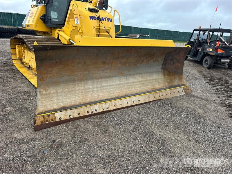Komatsu D61PX-24 Crawler dozers