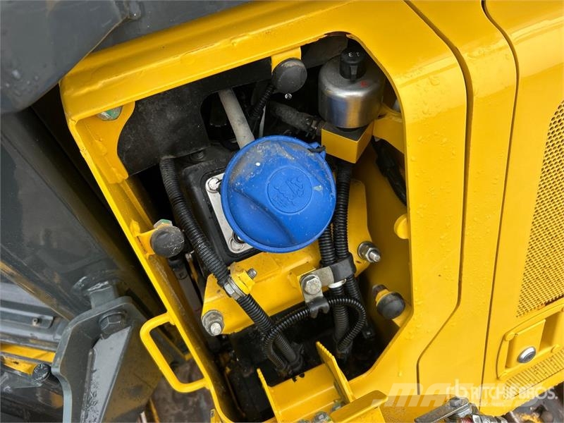 Komatsu D61PX-24 Crawler dozers