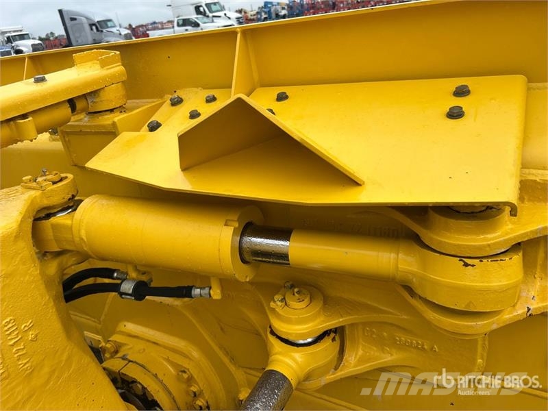 Komatsu D61PX-24 Crawler dozers