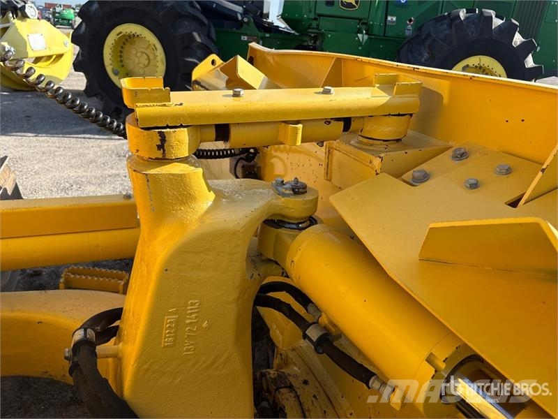 Komatsu D61PX-24 Crawler dozers
