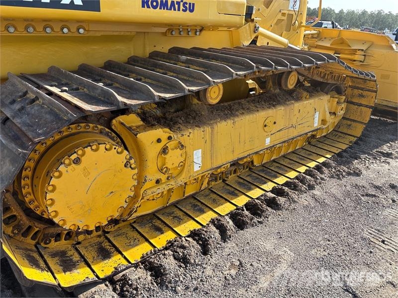 Komatsu D61PX-24 Crawler dozers