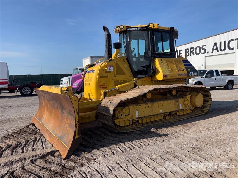 Komatsu D61PX-24 Crawler dozers