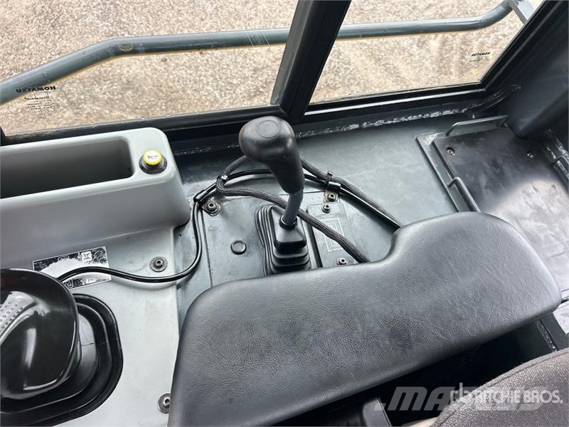 Komatsu D61PX-24 Crawler dozers