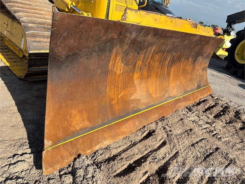 Komatsu D61PX-24 Crawler dozers
