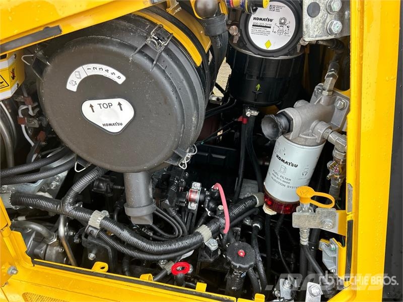Komatsu D61PX-24 Crawler dozers