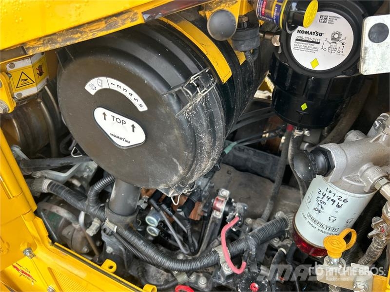 Komatsu D61PX-24 Crawler dozers