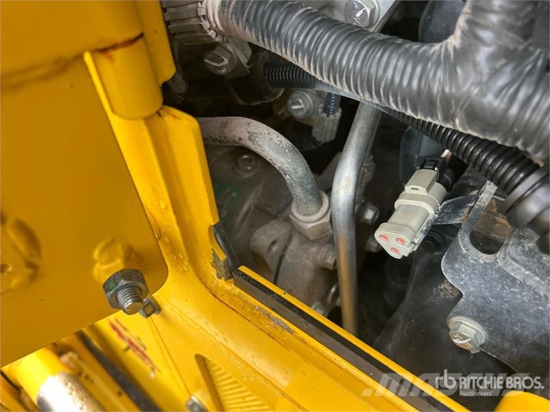 Komatsu D61PX-24 Crawler dozers