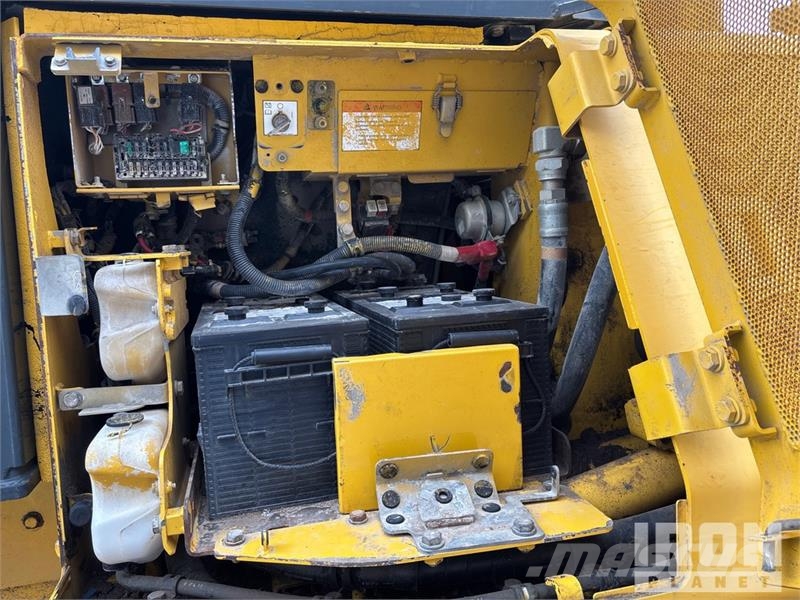 Komatsu D61PXi-23 Crawler Dozer (Inoperable) Buldožeri guseničari