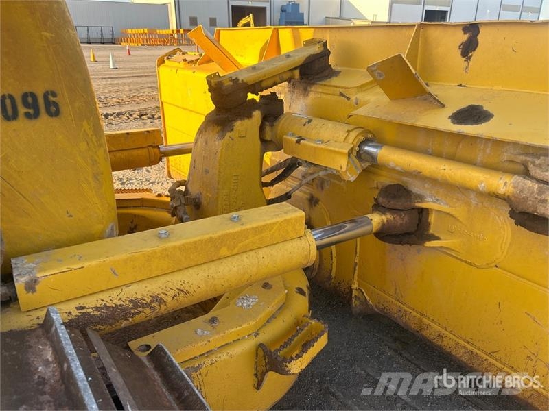 Komatsu D71PXI-24 Crawler Dozer Kāpurķēžu buldozeri
