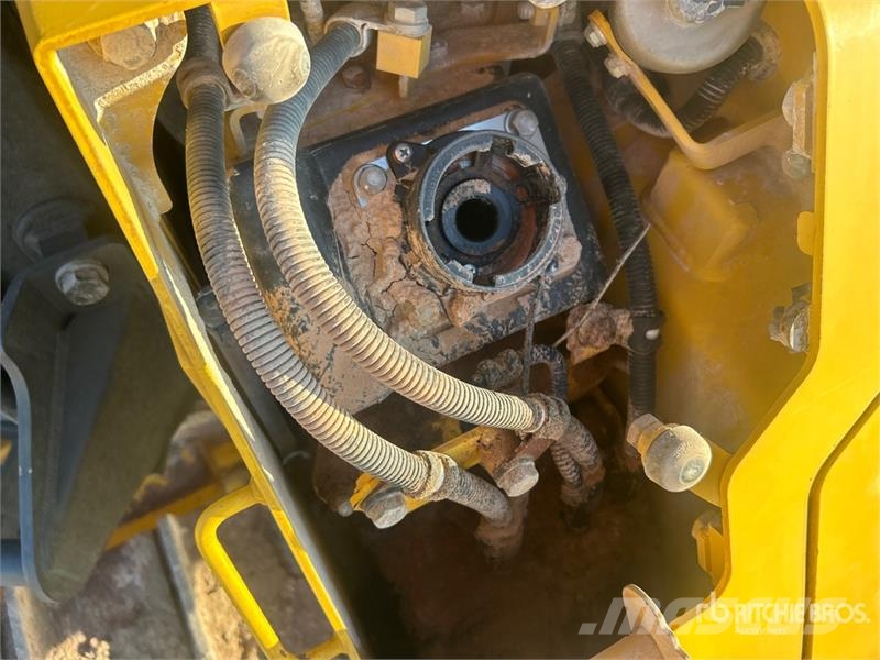 Komatsu D71PXI-24 Crawler Dozer Kāpurķēžu buldozeri
