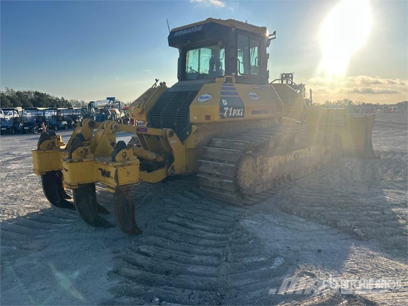 Komatsu D71PXI-24 Crawler Dozer Kāpurķēžu buldozeri