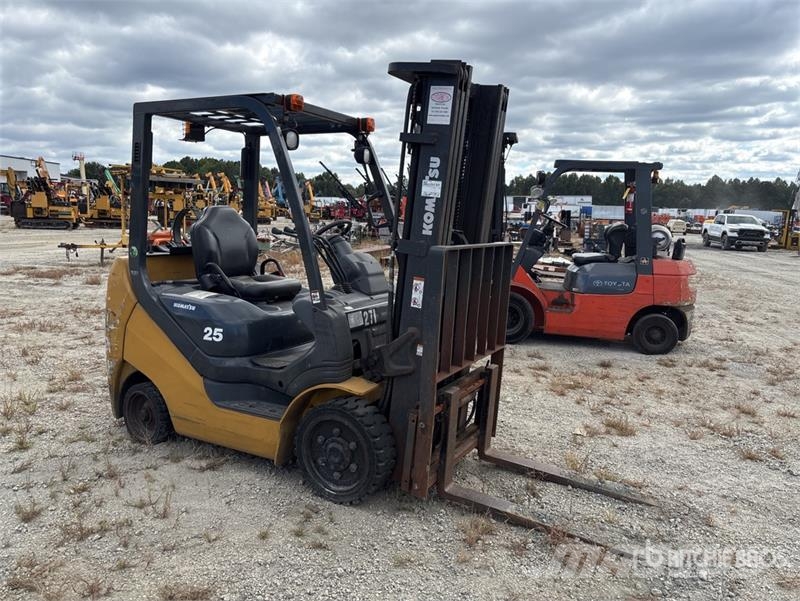 Komatsu FG25 Targoncák-Egyéb