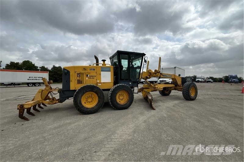 Komatsu GD655-3E0 モーターグレーダー