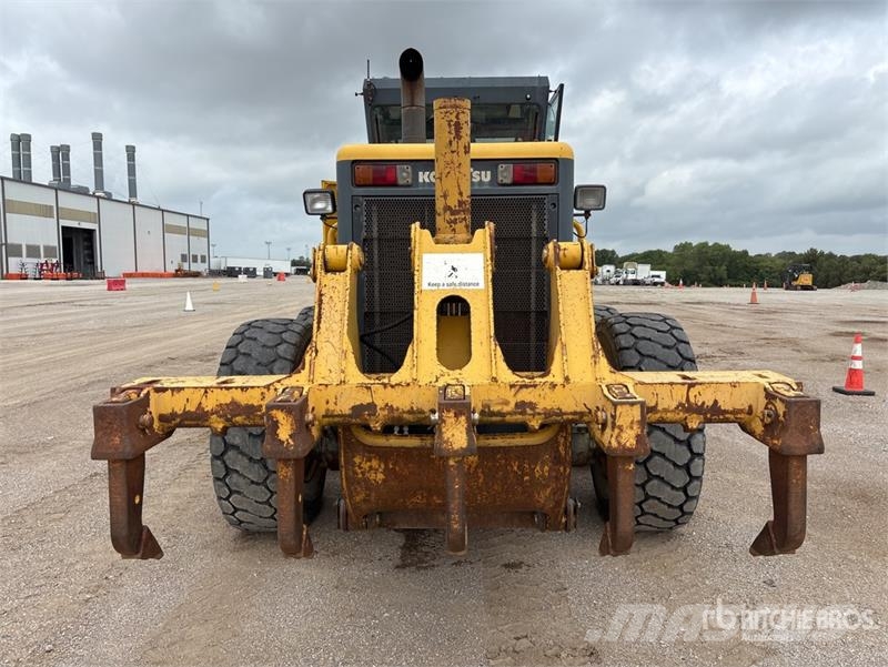 Komatsu GD655-3E0 モーターグレーダー