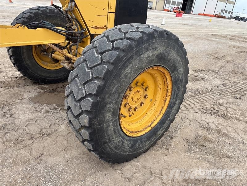Komatsu GD655-3E0 モーターグレーダー