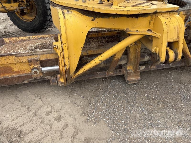 Komatsu GD655-3E0 モーターグレーダー