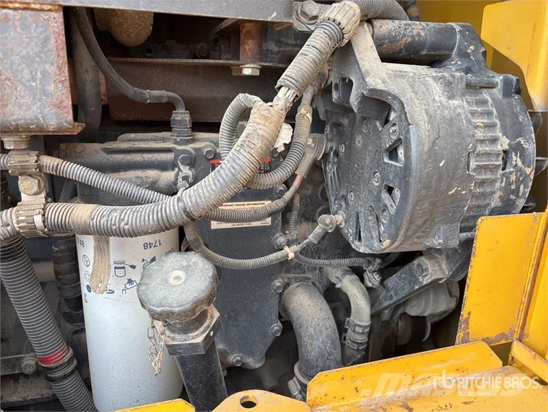 Komatsu GD655-3E0 モーターグレーダー