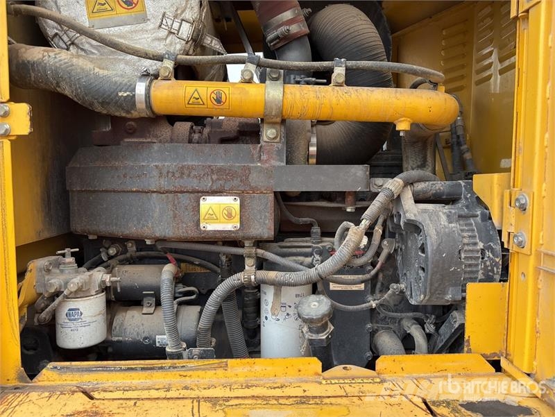 Komatsu GD655-3E0 モーターグレーダー