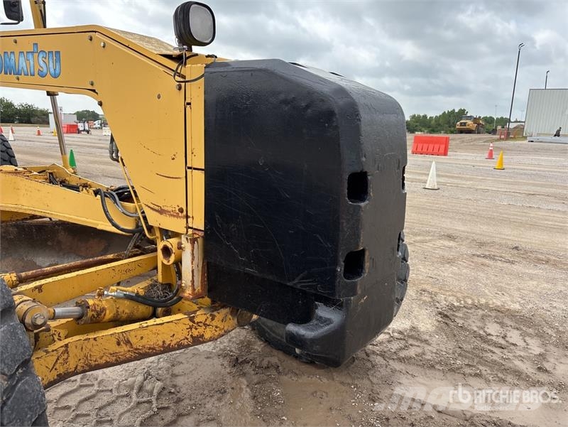 Komatsu GD655-3E0 モーターグレーダー