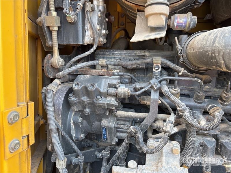 Komatsu GD655-3E0 モーターグレーダー