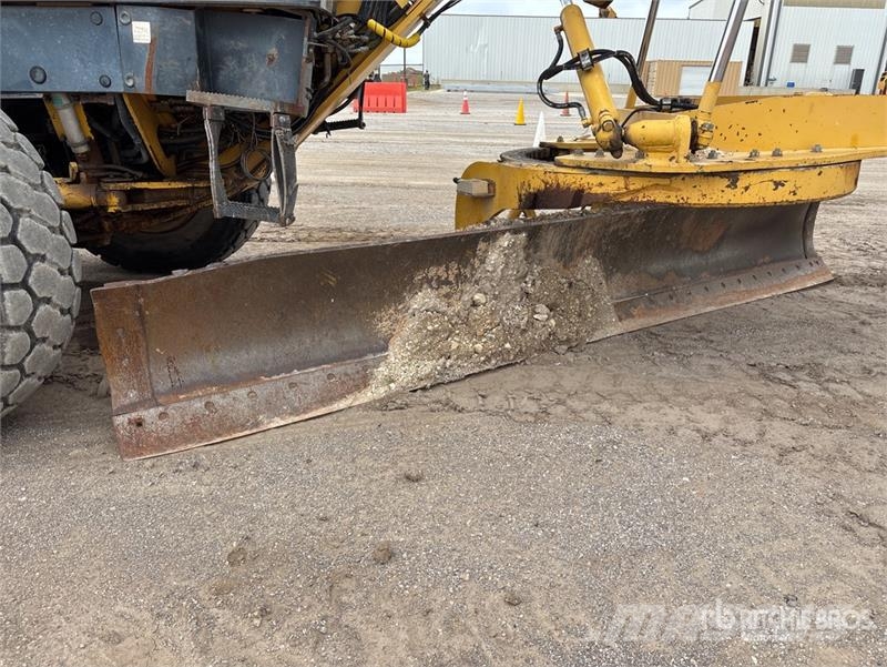 Komatsu GD655-3E0 モーターグレーダー