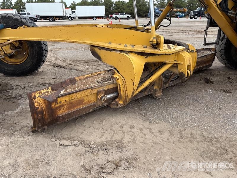 Komatsu GD655-3E0 モーターグレーダー