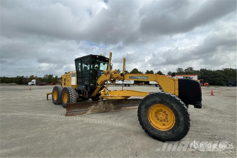 Komatsu GD655-3E0 モーターグレーダー
