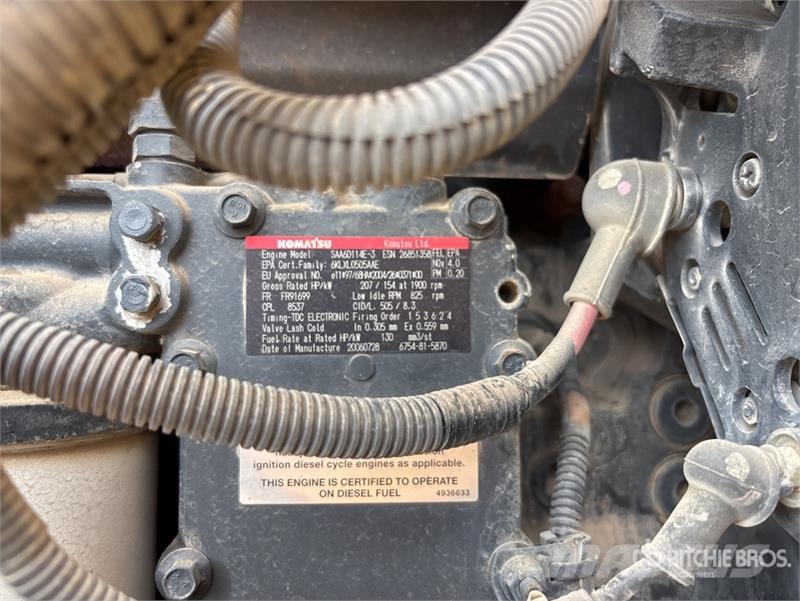 Komatsu GD655-3E0 モーターグレーダー