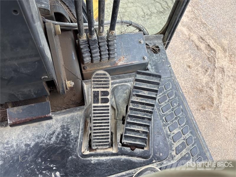Komatsu GD655-3E0 モーターグレーダー