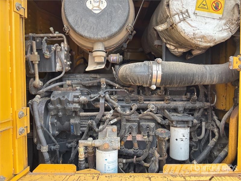 Komatsu GD655-3E0 モーターグレーダー
