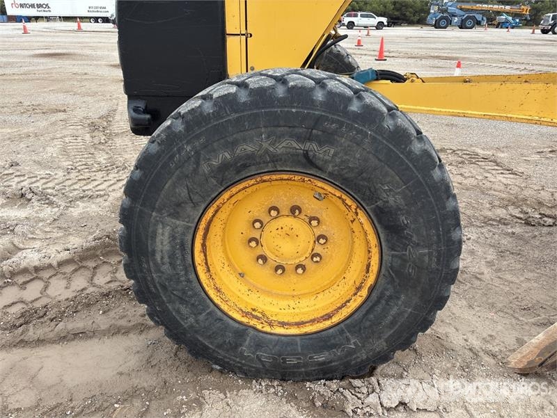 Komatsu GD655-3E0 モーターグレーダー