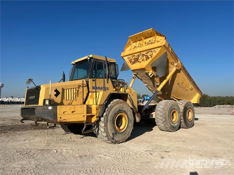 Komatsu HM400-1 Liigendraamiga pinnaseveokid