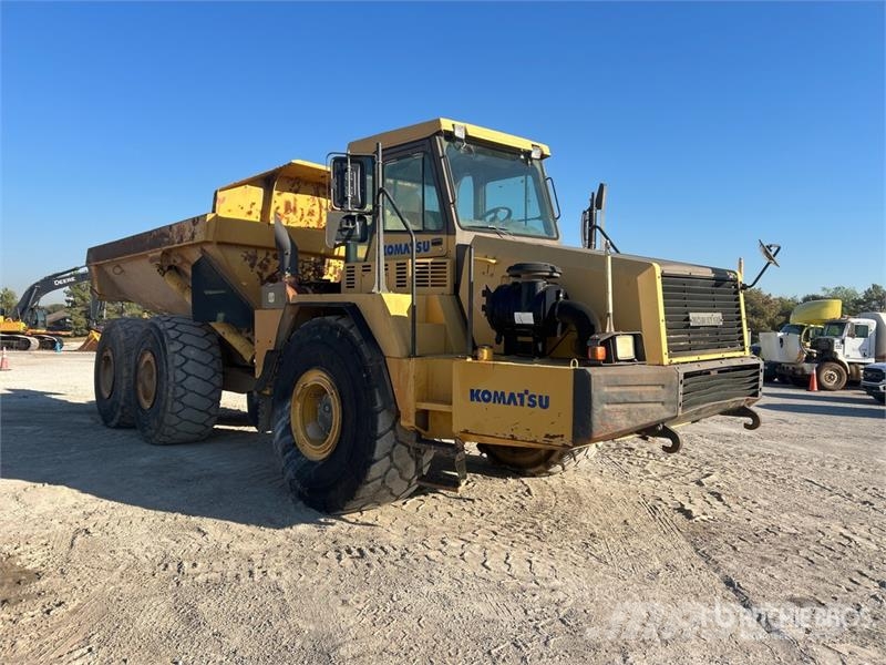 Komatsu HM400-1 Liigendraamiga pinnaseveokid
