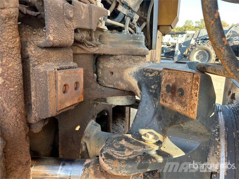 Komatsu HM400-1 Liigendraamiga pinnaseveokid