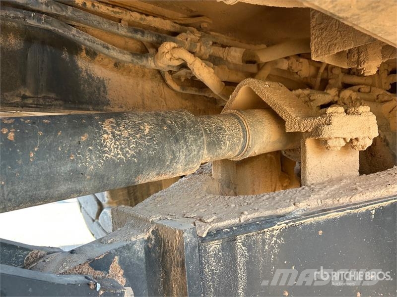Komatsu HM400-1 Liigendraamiga pinnaseveokid