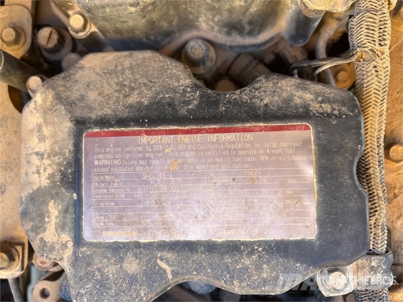 Komatsu HM400-1 Liigendraamiga pinnaseveokid