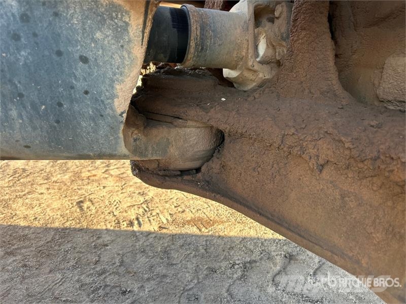 Komatsu HM400-1 Liigendraamiga pinnaseveokid