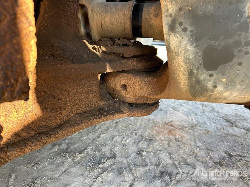 Komatsu HM400-1 Liigendraamiga pinnaseveokid