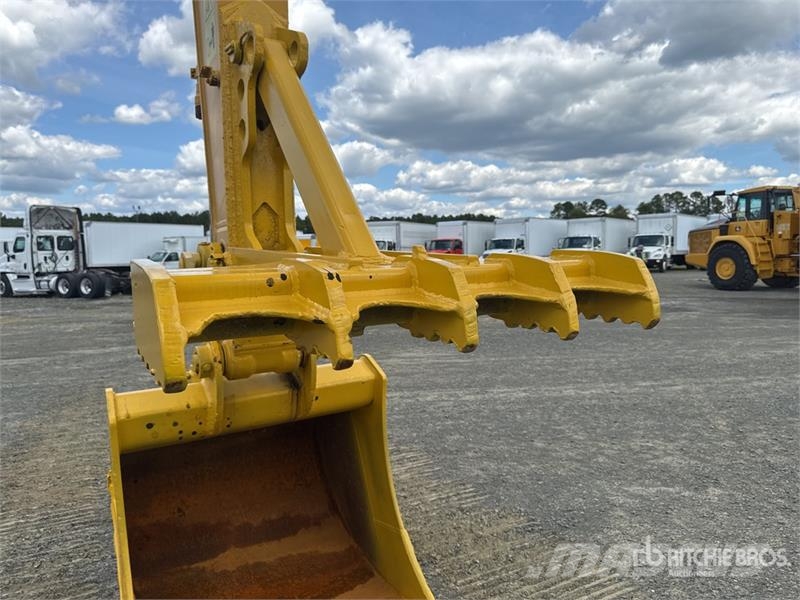 Komatsu PC 210 LC 11 Tracked Excavator Crawler excavators