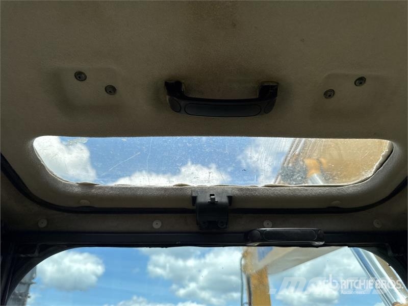 Komatsu PC 210 LC 11 Tracked Excavator Crawler excavators
