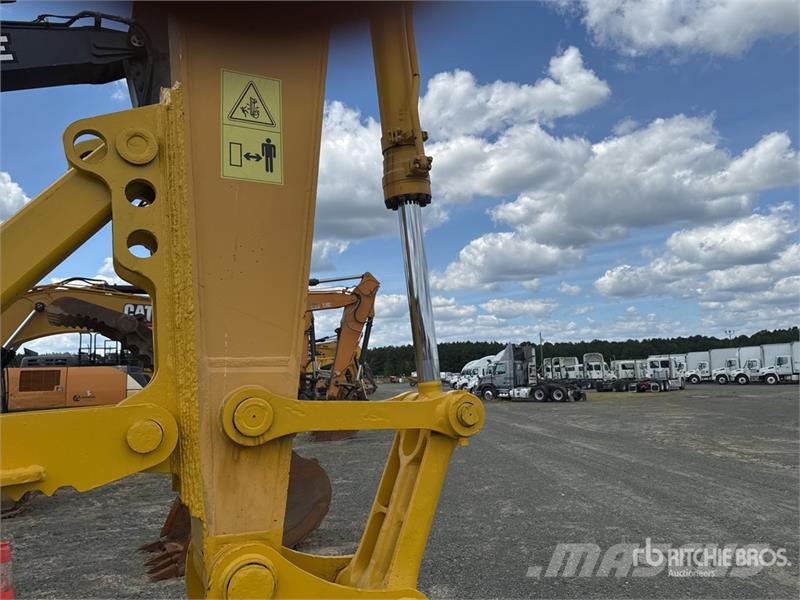Komatsu PC 210 LC 11 Tracked Excavator Crawler excavators