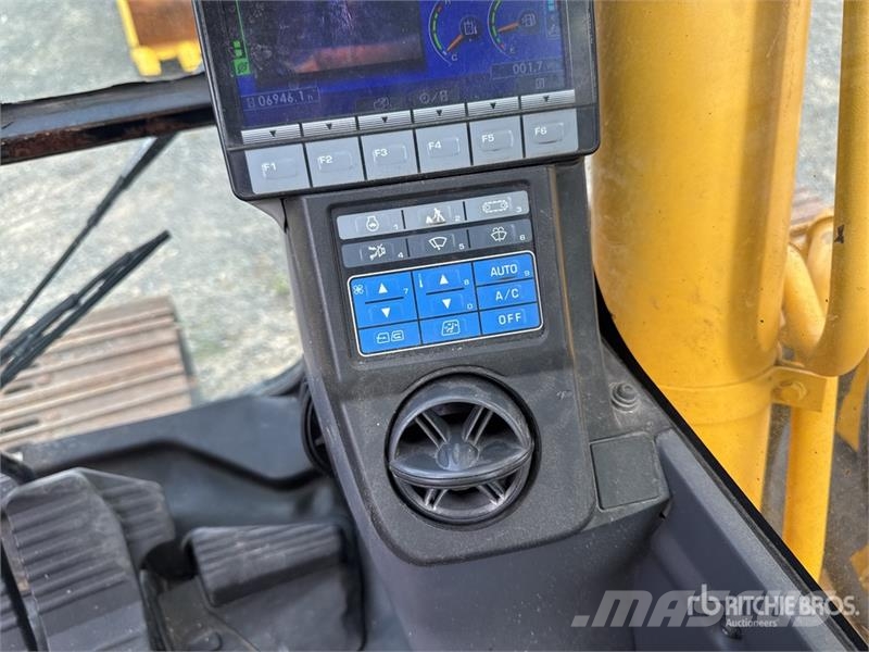 Komatsu PC 210 LC 11 Tracked Excavator Crawler excavators