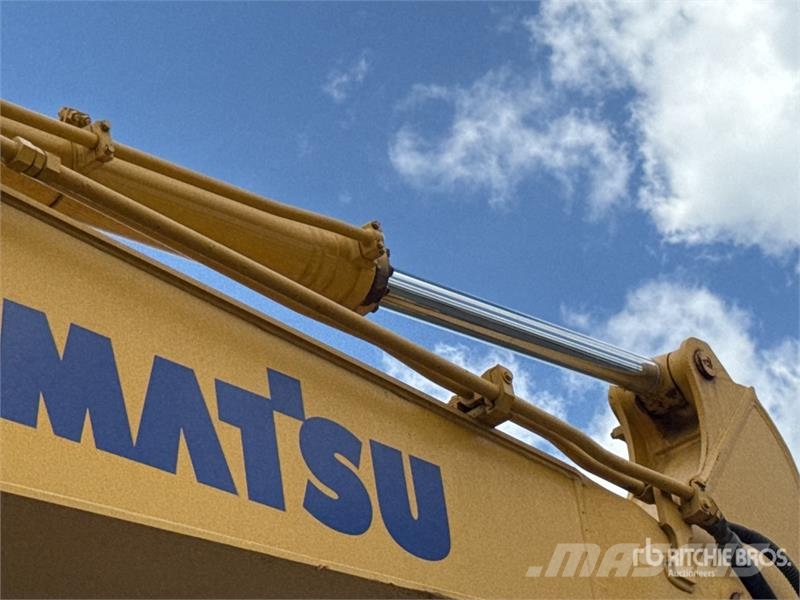 Komatsu PC 210 LC 11 Tracked Excavator Crawler excavators