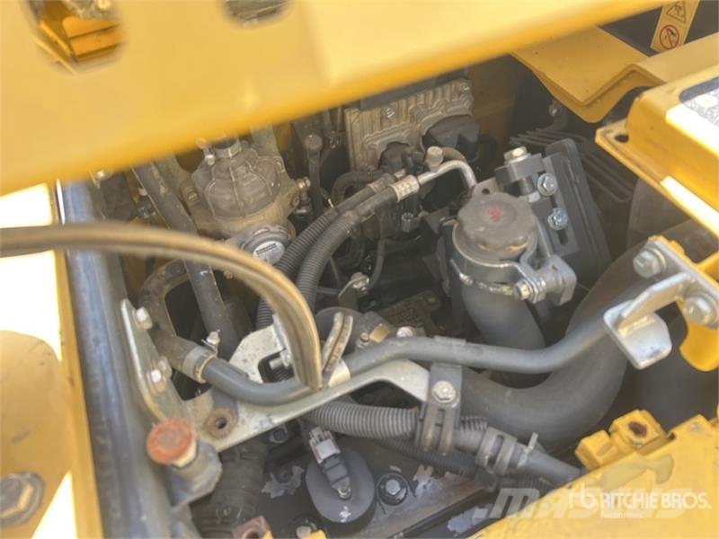 Komatsu PC138USLC-10 Tracked Excavator 大型油圧ショベル12t以上(パワーショベル・ユンボ)